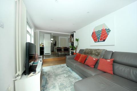 25 Petersfield Road, London, W3 8NY