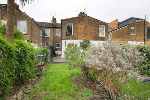 25 Petersfield Road, London, W3 8NY