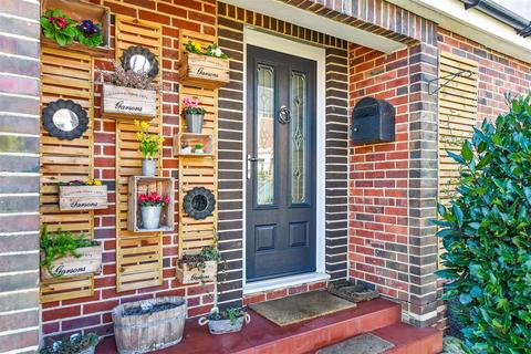 4 bedroom detached house for sale, Avondale Road, Waterlooville