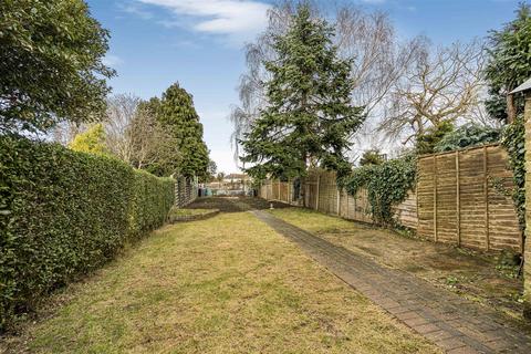 3 bedroom end of terrace house for sale, Benhill Road, Sutton