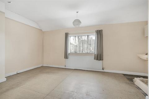 3 bedroom end of terrace house for sale, Benhill Road, Sutton