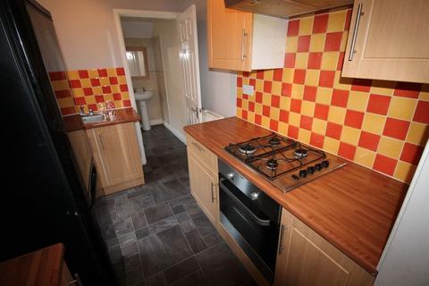 2 bedroom house to rent, Biddlestone Road, Newcastle upon Tyne NE6