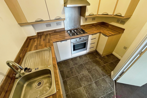 2 bedroom flat for sale, Lilac Gardens, Bolton, BL3