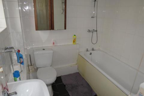 25 Chattock Close, Birmingham, B36 8AJ