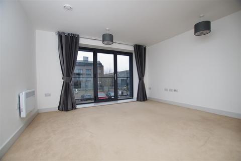 1 bedroom apartment to rent, Fire Fly Avenue, Swindon SN2