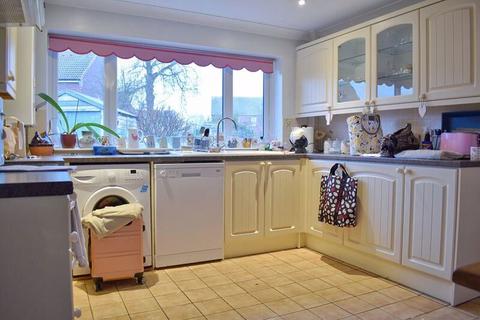 3 bedroom semi-detached house for sale, Swinderby Road, Collingham, Newark, Nottinghamshire, NG23 7PB