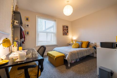 4 bedroom terraced house to rent, Richmond Road - Student House - 25/26