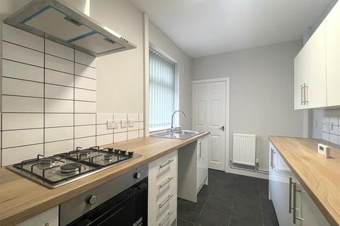 2 bedroom terraced house to rent, Robert Heath Street, Stoke-on-Trent ST6