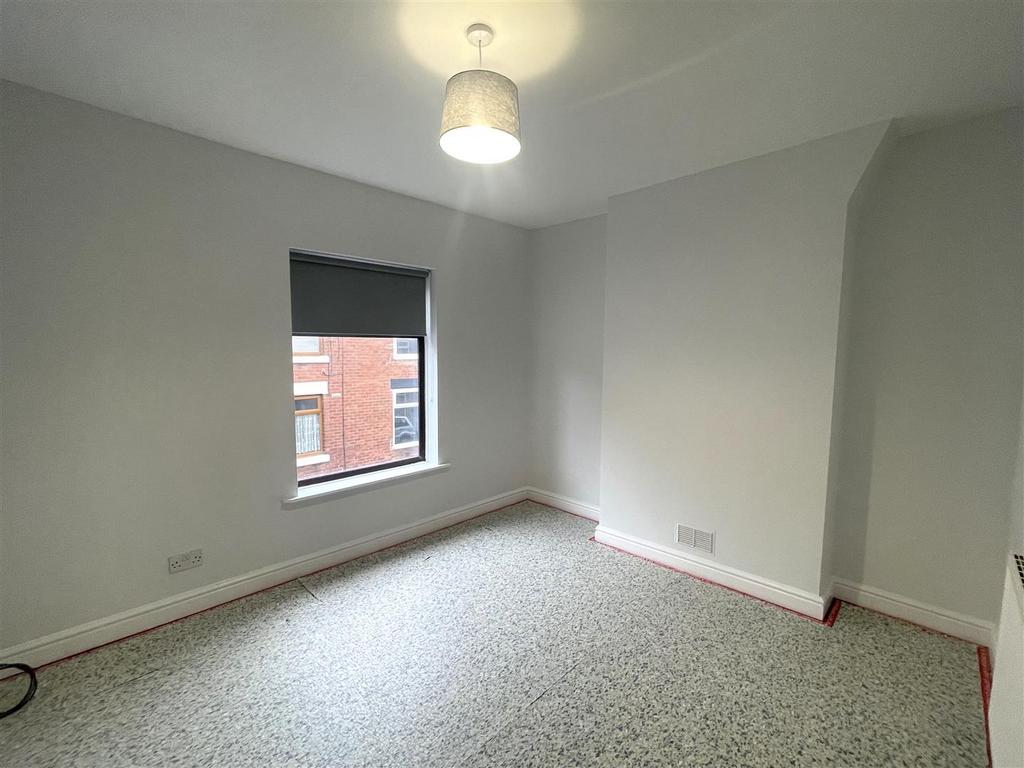 Bedroom 1.jpg