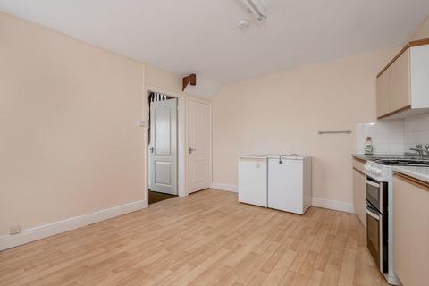 2 bedroom end of terrace house for sale, White Lion Gardens, Oakham