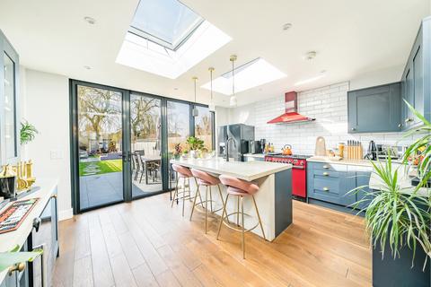 83 Balmoral Road, Harrow, HA2 8TE