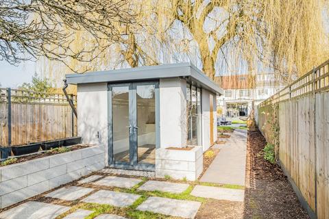 83 Balmoral Road, Harrow, HA2 8TE
