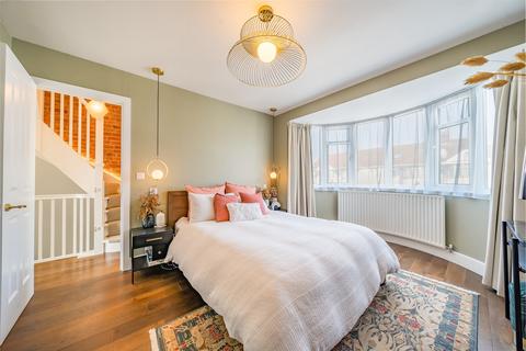 83 Balmoral Road, Harrow, HA2 8TE