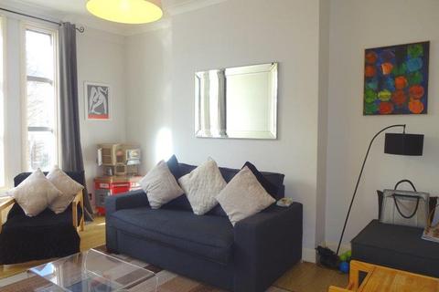 2 bedroom flat to rent, Argyle Road Ealing