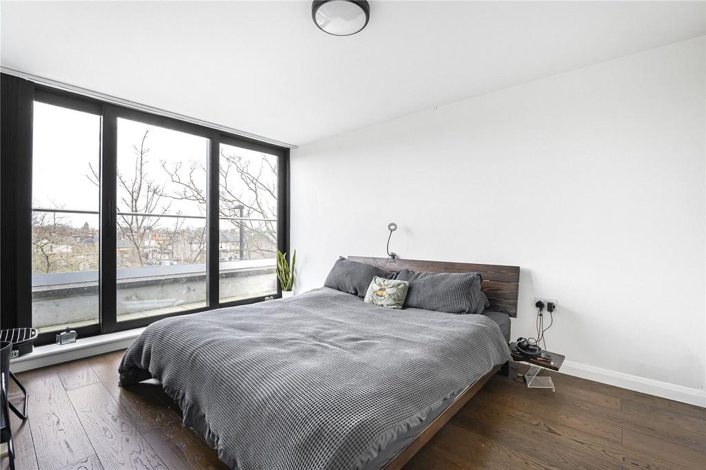 Proncipal Bedroom