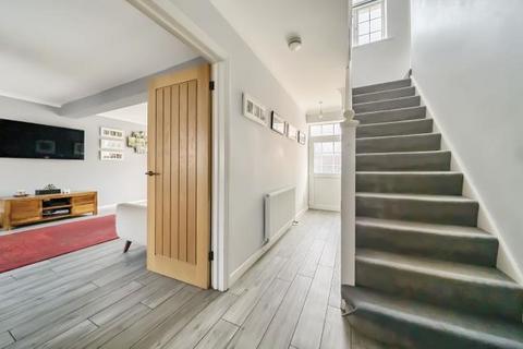 5 Birch Tree View, Lightwater, GU18 5TZ
