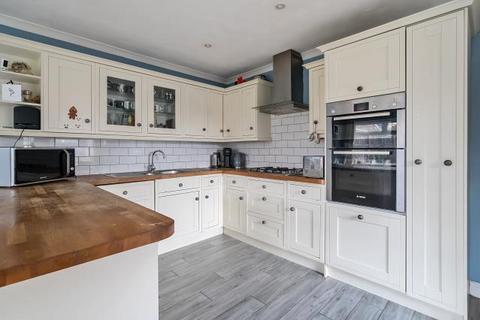 5 Birch Tree View, Lightwater, GU18 5TZ
