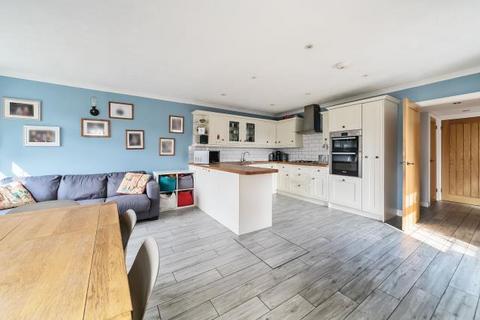 5 Birch Tree View, Lightwater, GU18 5TZ