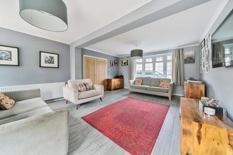 5 Birch Tree View, Lightwater, GU18 5TZ