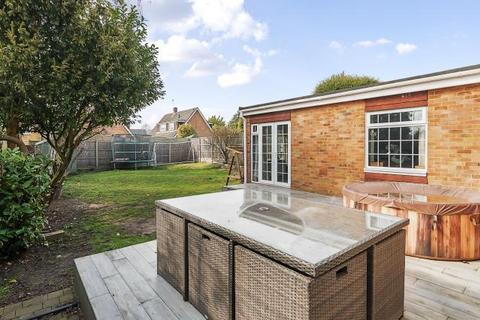 5 Birch Tree View, Lightwater, GU18 5TZ