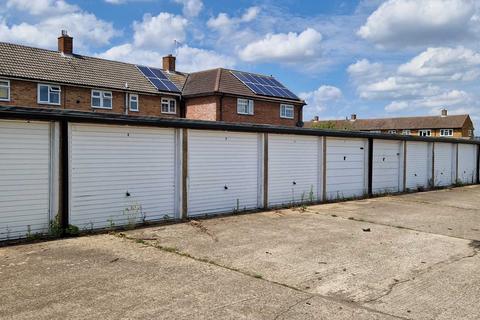 Garage to rent, Ordelmere, Letchworth Garden City SG6