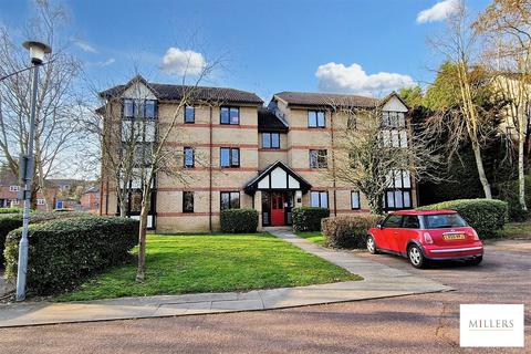 1 bedroom flat to rent, Woodland Grove, Epping