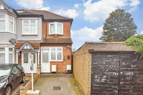 2 bedroom terraced house for sale, Primrose Avenue, Romford RM6