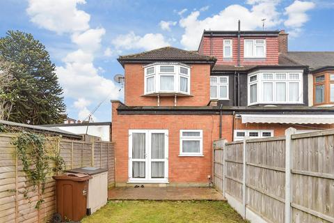 2 bedroom terraced house for sale, Primrose Avenue, Romford RM6