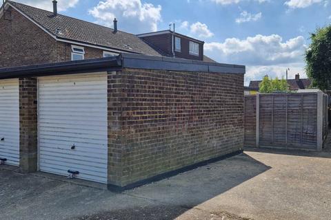 Garage to rent, Periwinkle Close, Barkway SG8