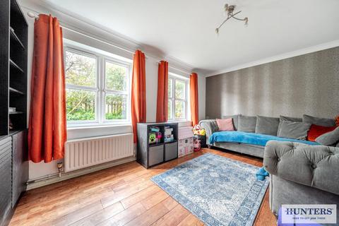 3 bedroom end of terrace house for sale, Lawson Gardens, Dartford