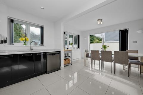 30 Forge Drive, Claygate, Esher, KT10 0HR