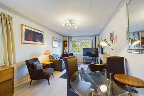 1 bedroom flat for sale, Millburn Court, Perth PH2