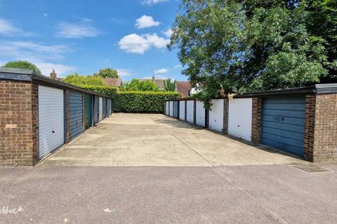 Garage to rent, Cherry Close, Knebworth SG3