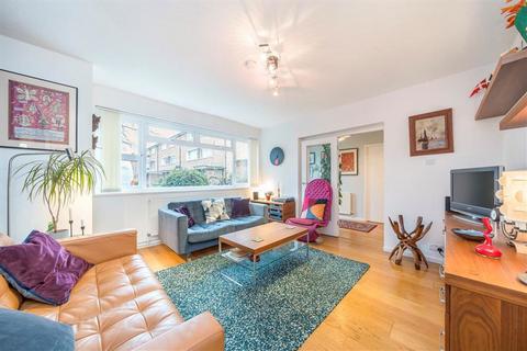 2 bedroom flat for sale, Lyme Farm Road, London SE12