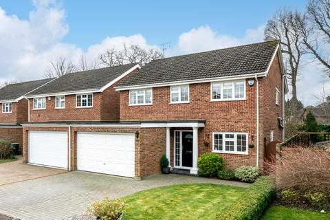 4 bedroom link detached house for sale, Greystoke Close, Berkhamsted HP4