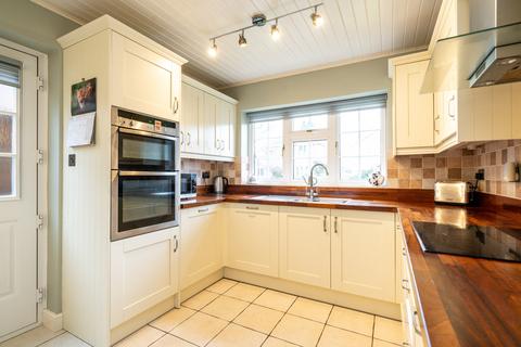 4 bedroom link detached house for sale, Greystoke Close, Berkhamsted HP4