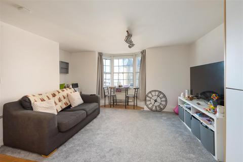 1 bedroom flat for sale, Knots Yard, Whitstable