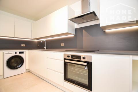 4 bedroom flat to rent, Digby Works, E9