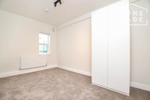 3 bedroom flat to rent, Digby Works, E9