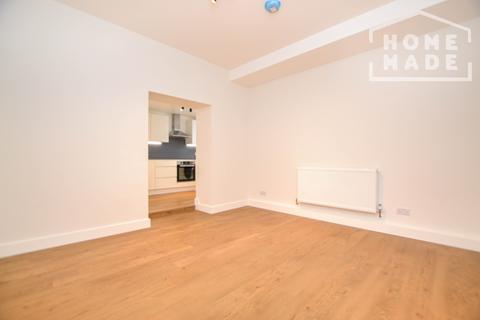 3 bedroom flat to rent, Digby Works, E9