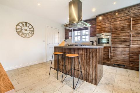 4 bedroom end of terrace house for sale, Woodend Court, The Wynd