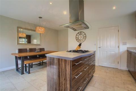 4 bedroom end of terrace house for sale, Woodend Court, The Wynd