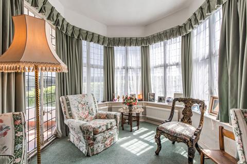 6 bedroom detached house for sale, Spacious Six-Bed Home with Sea Views in Old Hunstanton