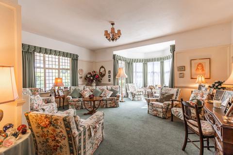 6 bedroom detached house for sale, Spacious Six-Bed Home with Sea Views in Old Hunstanton