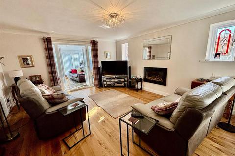 48 Cheyne Garth, Hornsea, HU18 1BF