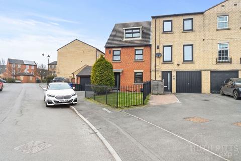 3 bedroom end of terrace house for sale, The Rise, Barnsley S72