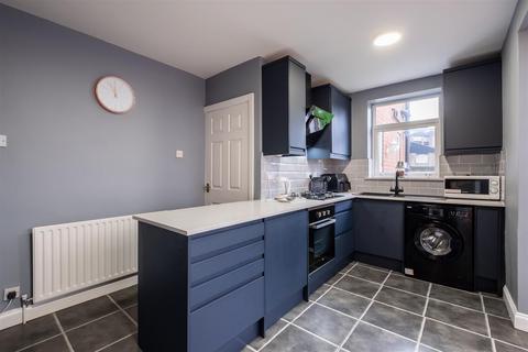 4 bedroom semi-detached house for sale, Ings Crescent, Liversedge