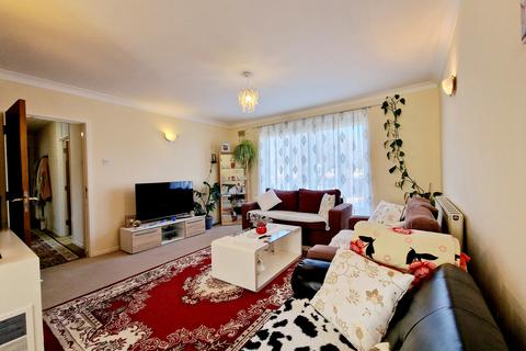 2 bedroom flat to rent, Whitton Dene, Whitton TW3