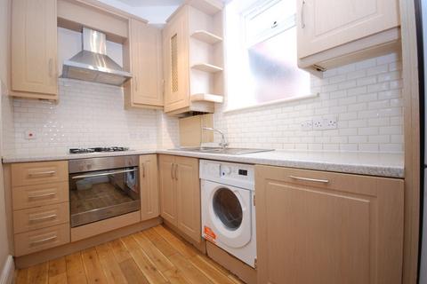 2 bedroom property to rent, Farnan Road, London SW16