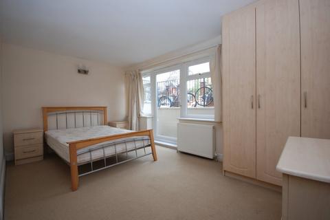 2 bedroom property to rent, Farnan Road, London SW16